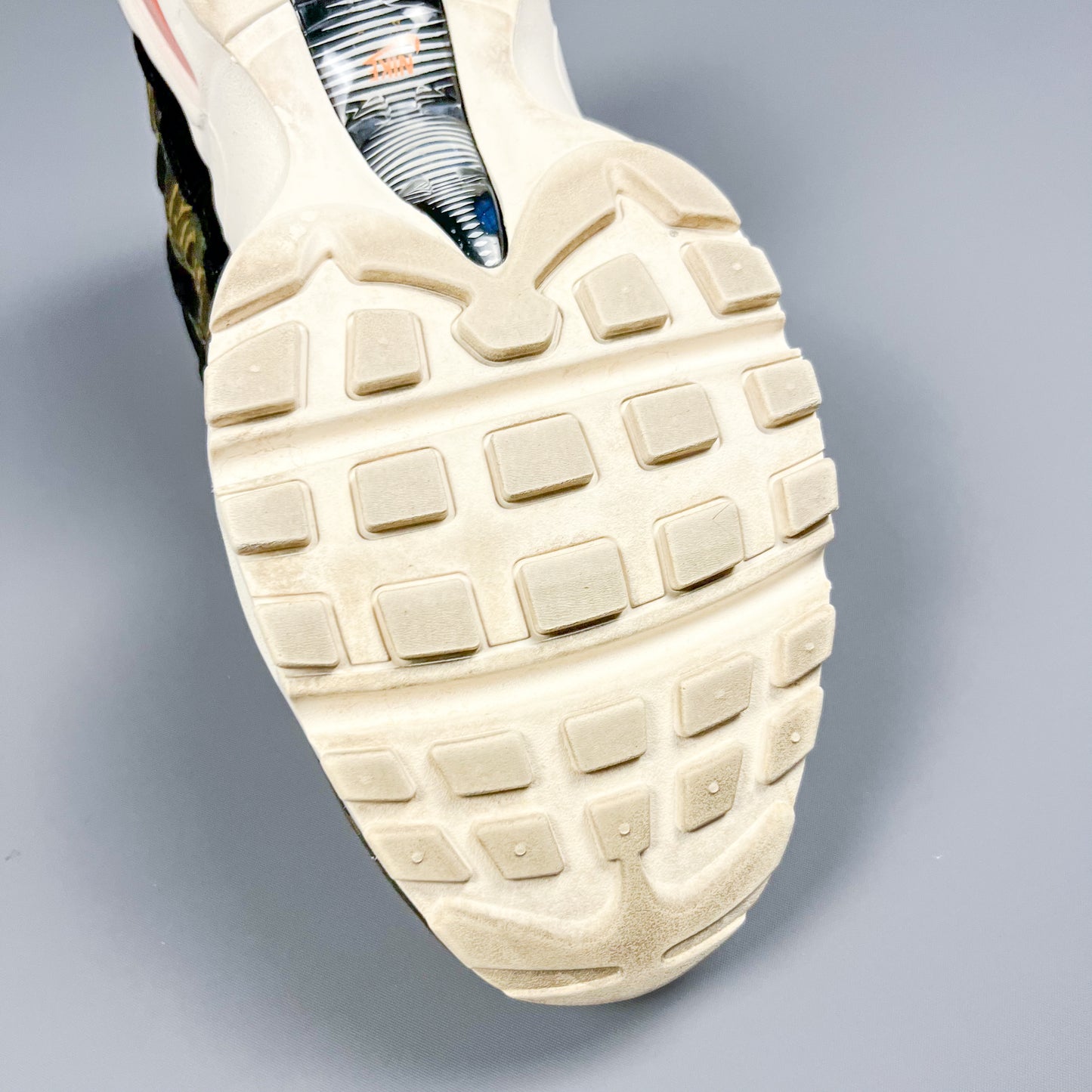 Nike Air Max 95 x Carhartt - Size: UK9
