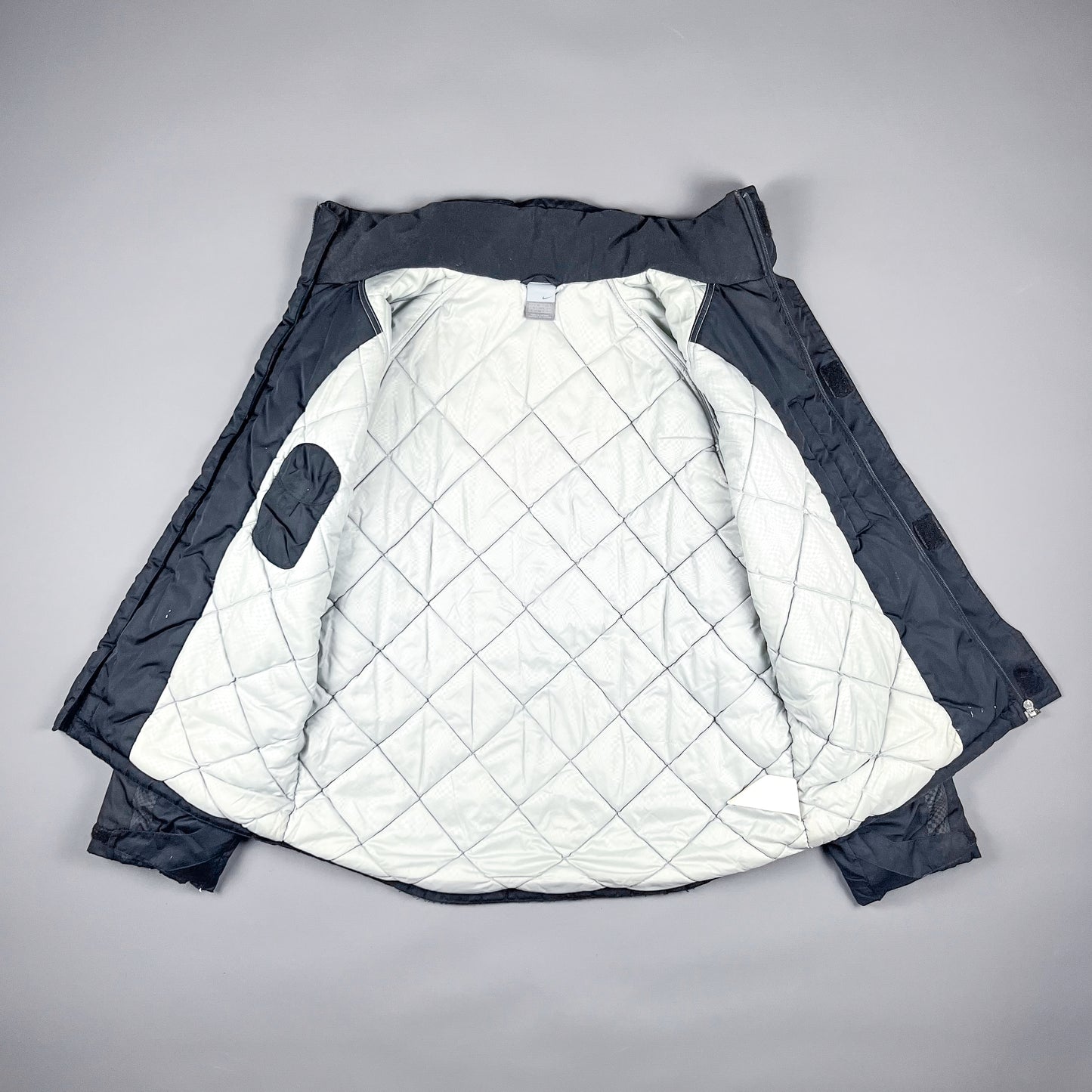 Nike Air Max Plus Tuned ‘Carbon’ Quilted Jacket