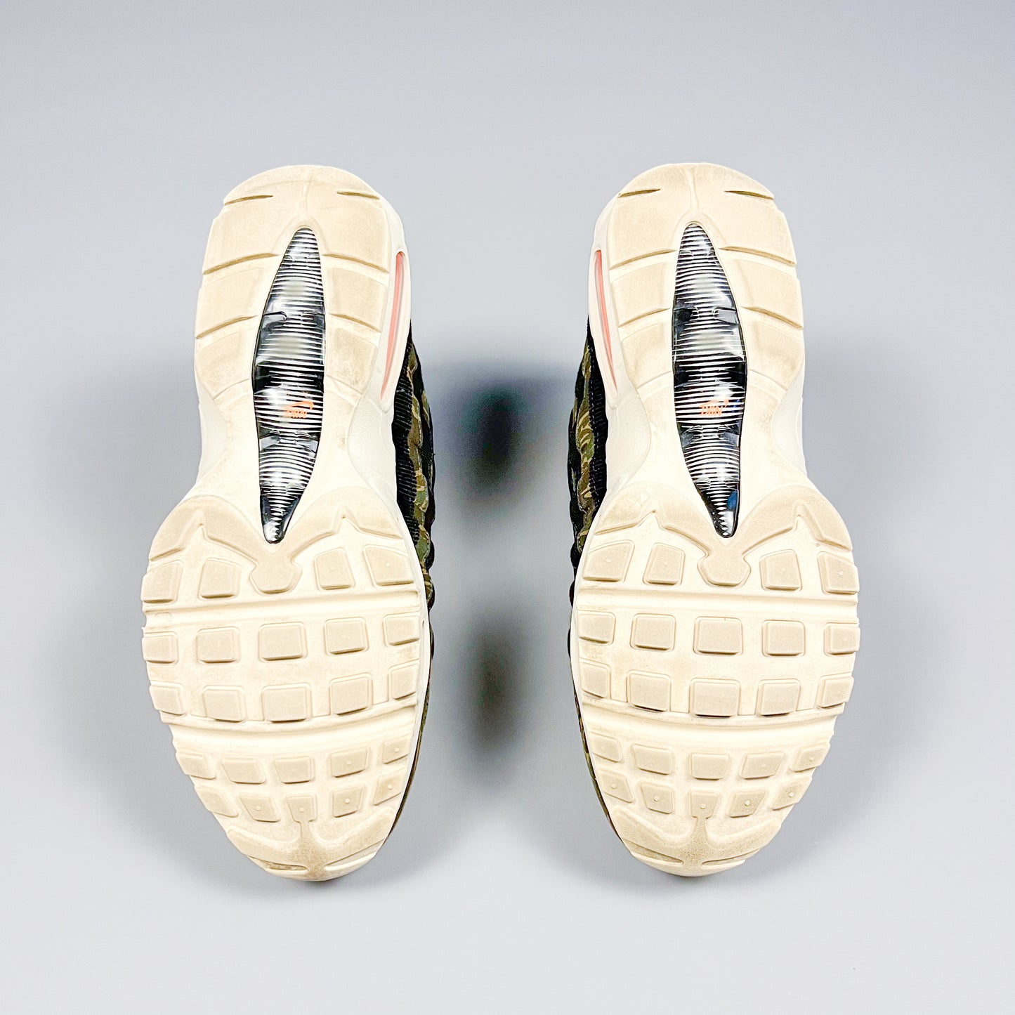 Nike Air Max 95 x Carhartt - Size: UK9