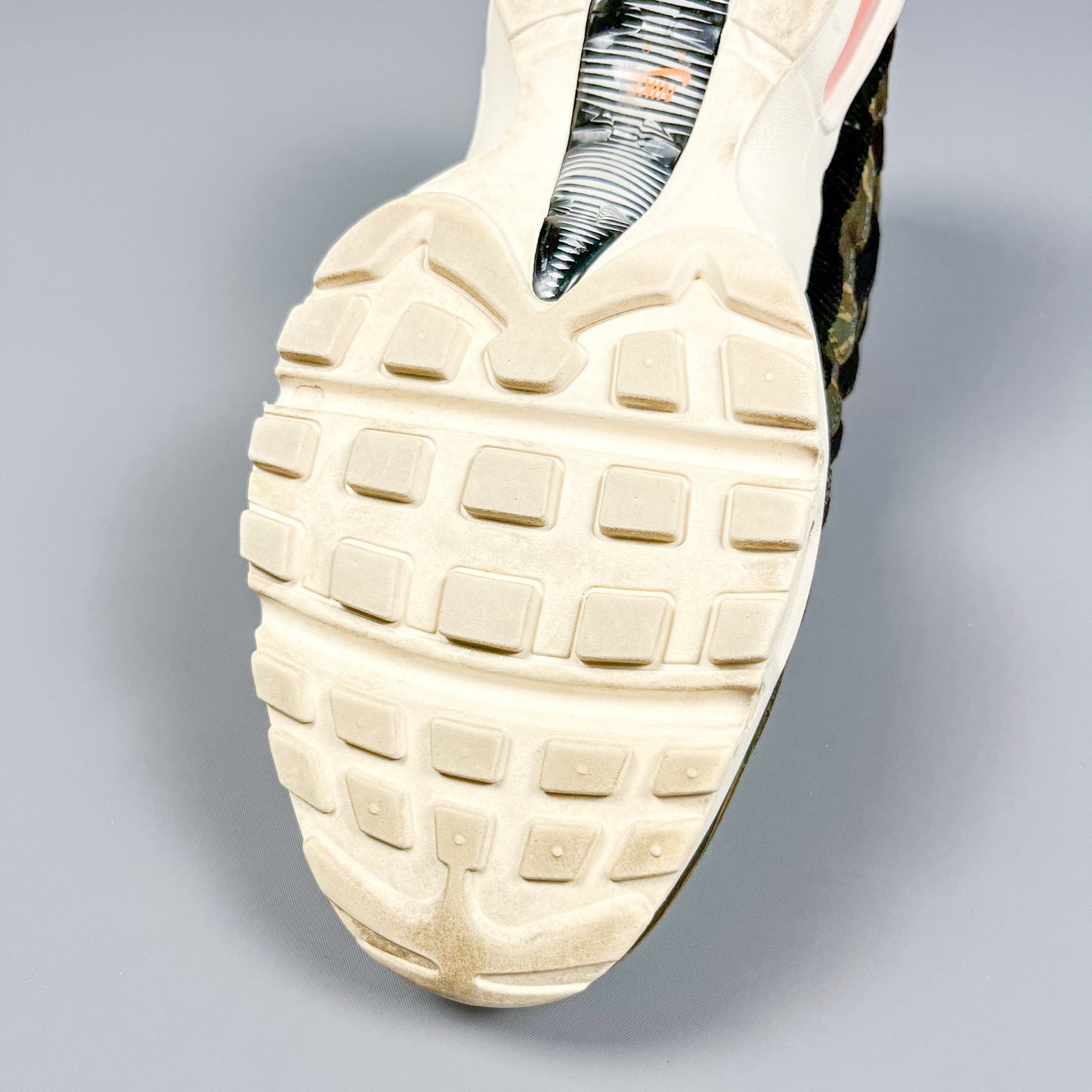 Nike Air Max 95 x Carhartt - Size: UK9