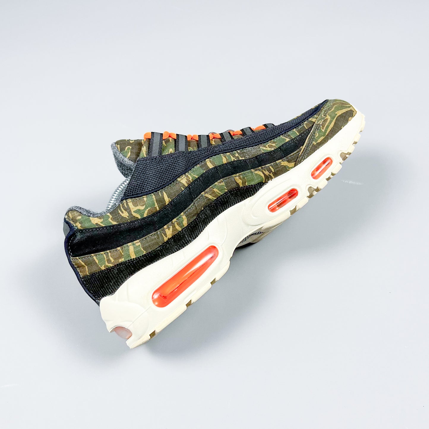 Nike Air Max 95 x Carhartt - Size: UK9