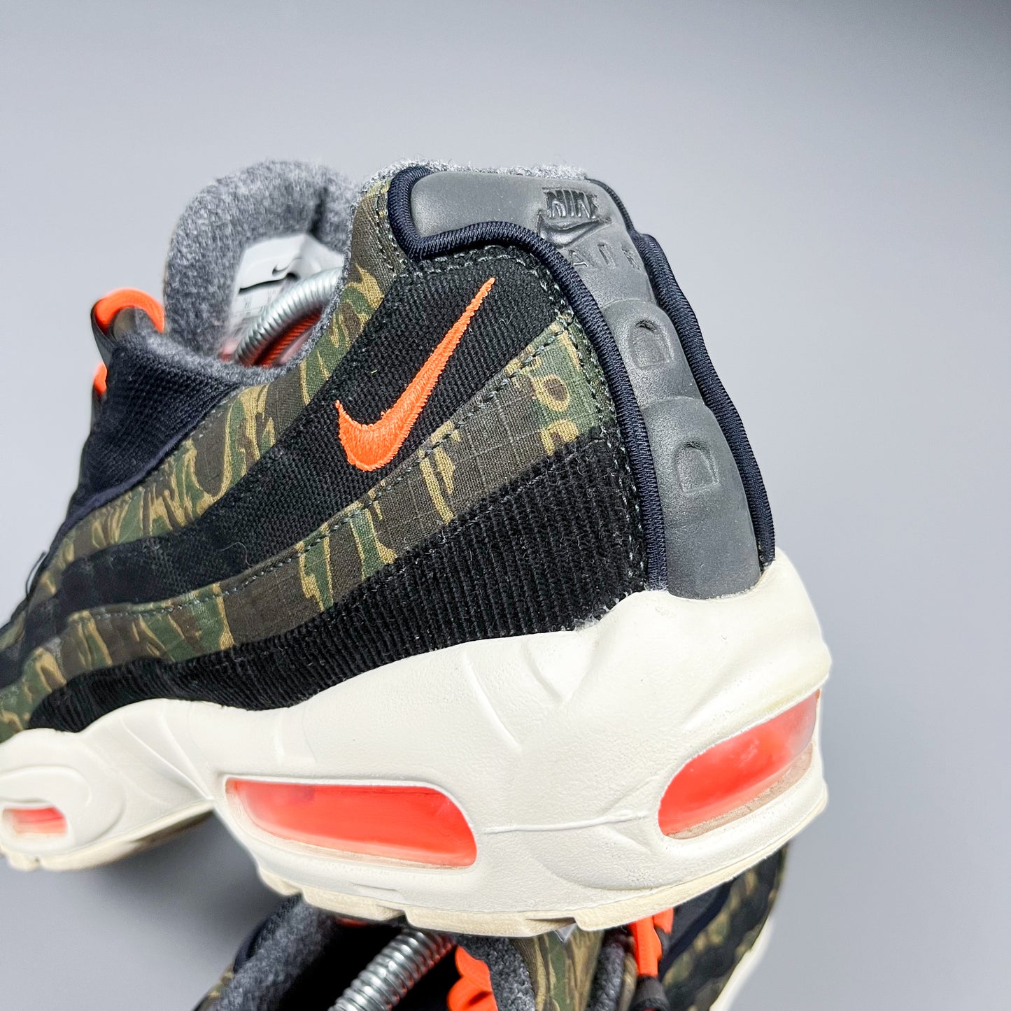 Nike Air Max 95 x Carhartt - Size: UK9