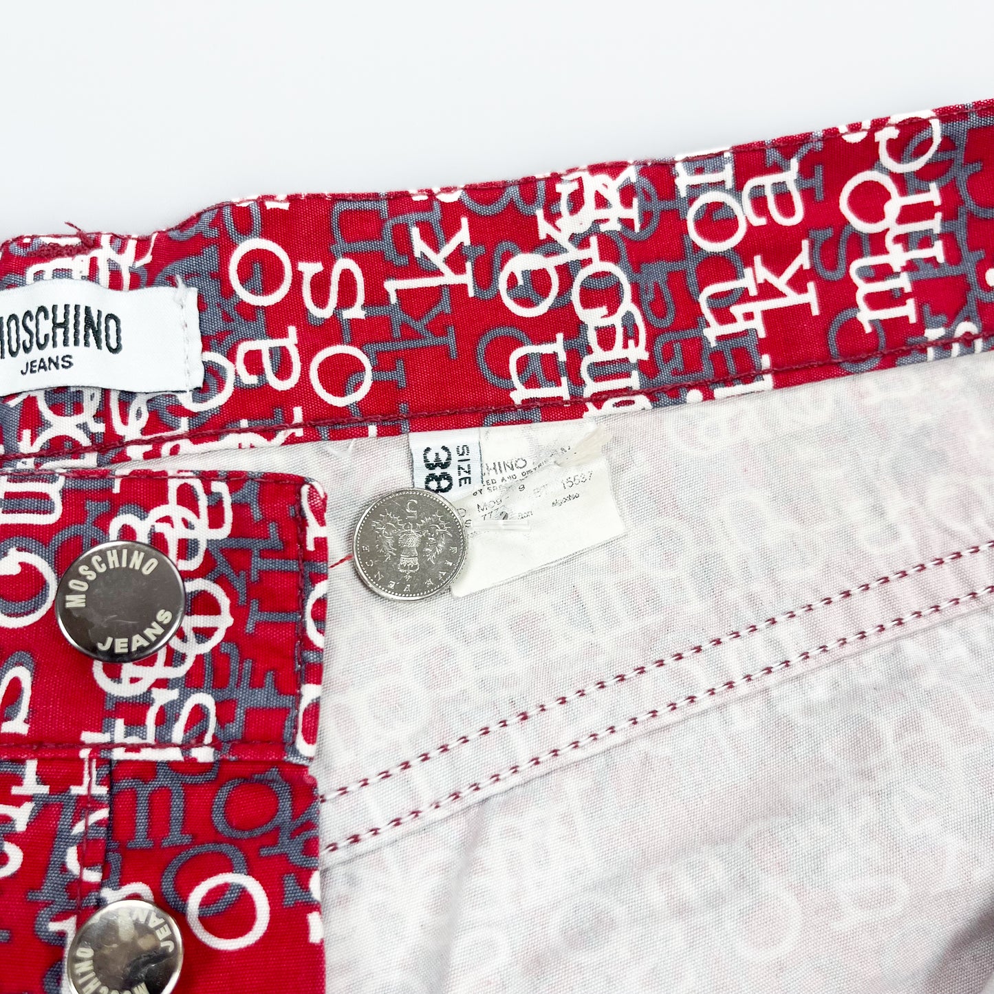 Moschino Jeans 'Kaos' Print Shorts Jorts - Size: 35"