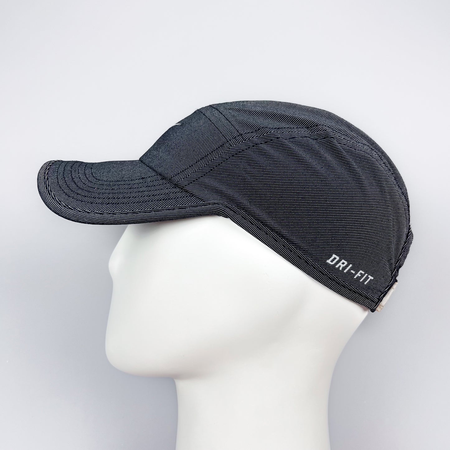 Nike AW84 Dri-fit Reflective Cap - Grey