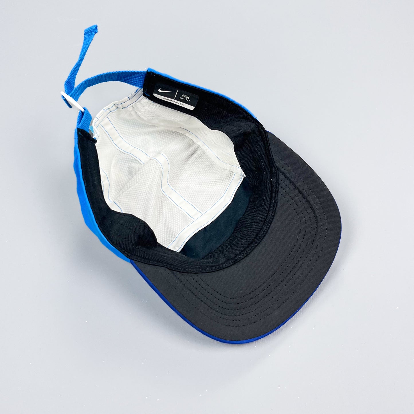 Nike AW84 Dri-fit Zip Reflective Cap - Blue / White