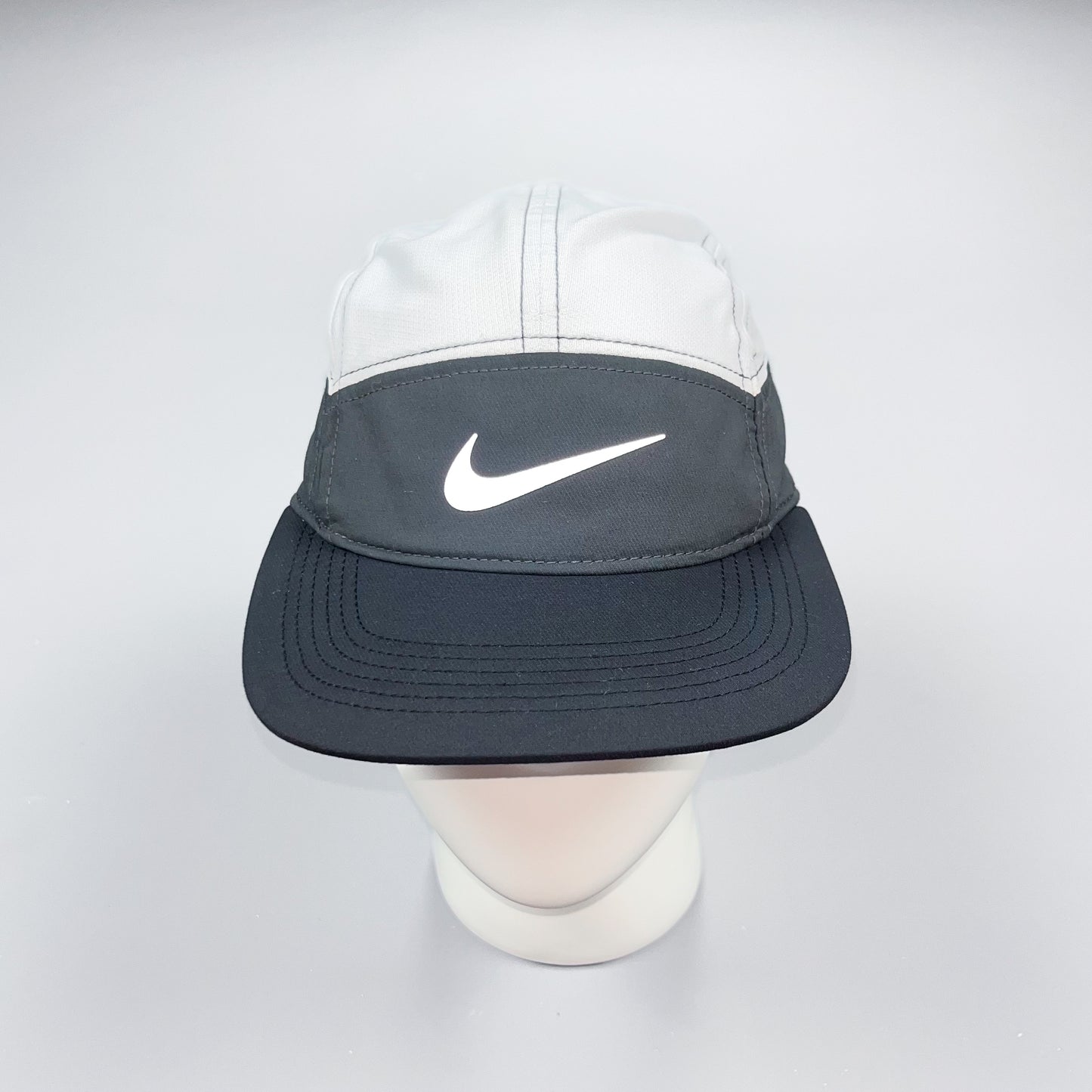 Nike AW84 Dri-fit Zip Reflective Cap - Black / White