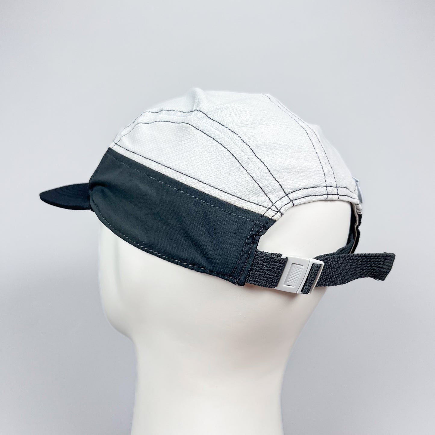 Nike AW84 Dri-fit Zip Reflective Cap - Black / White