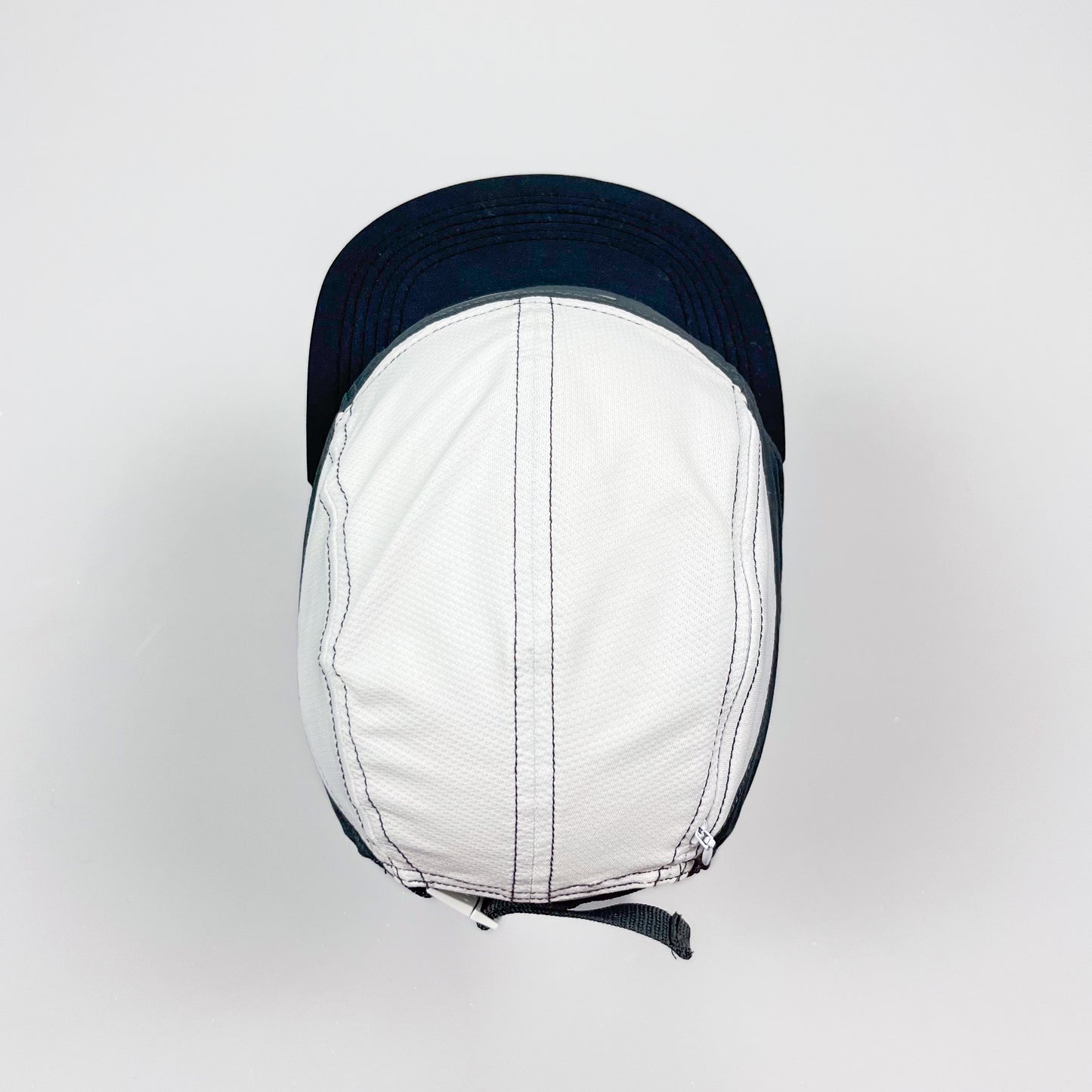 Nike AW84 Dri-fit Zip Reflective Cap - Black / White