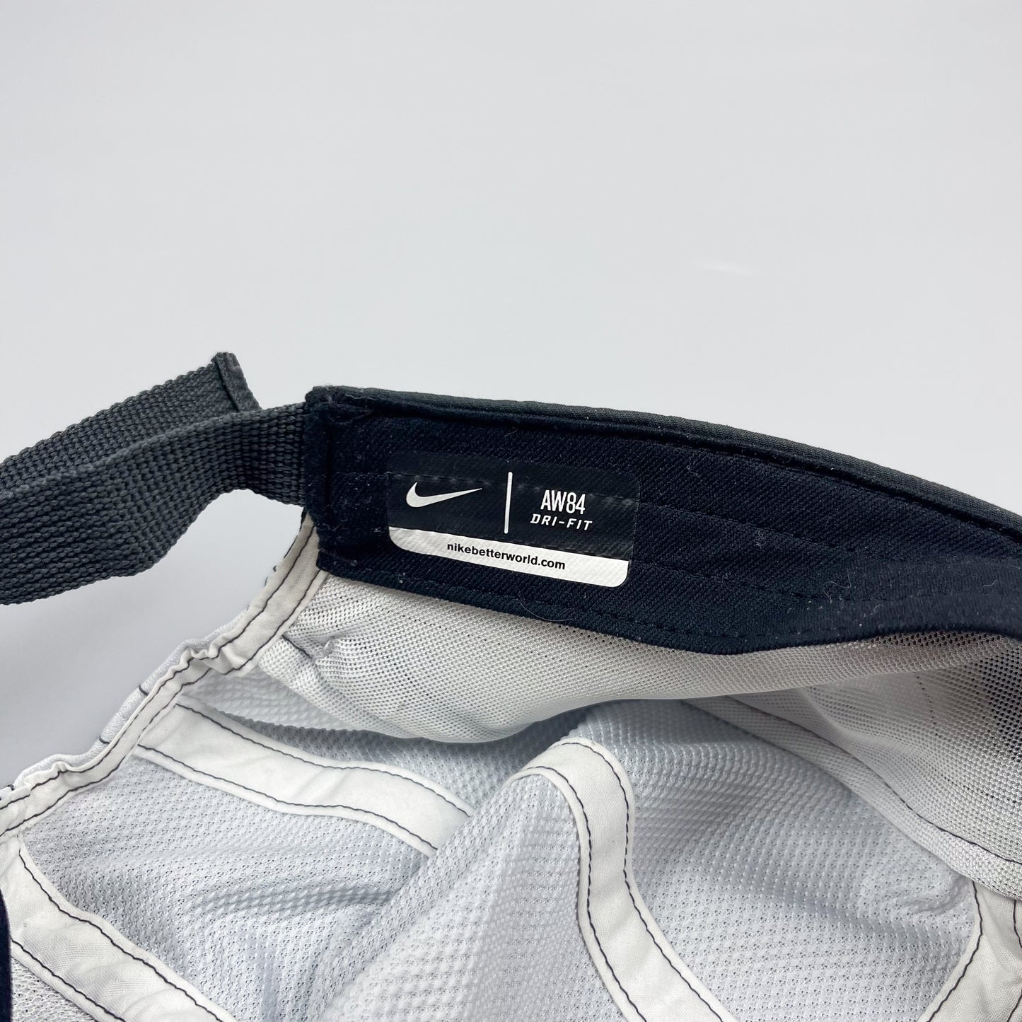Nike AW84 Dri-fit Zip Reflective Cap - Black / White
