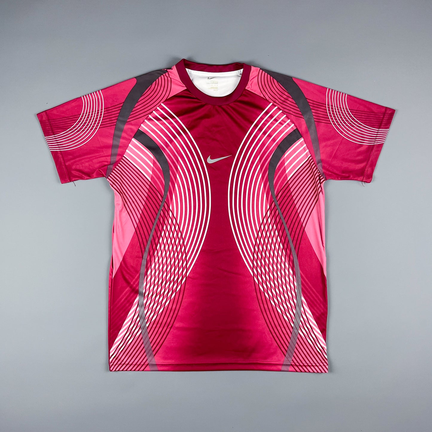 Nike Fit 'Swirl Fade' Design T-shirt - Size: XXL