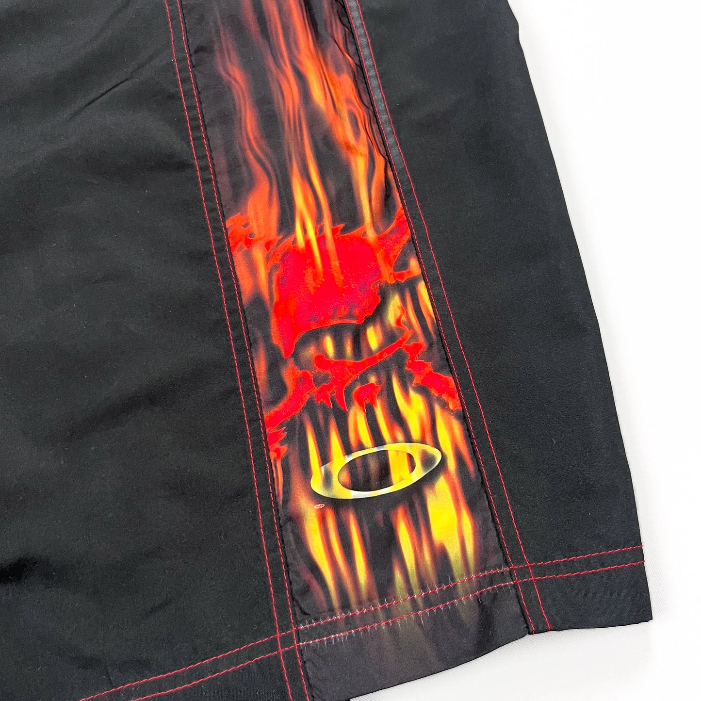 Oakley Early 2000's Flame Skull Ellipse Black Board Shorts - Size: 33"