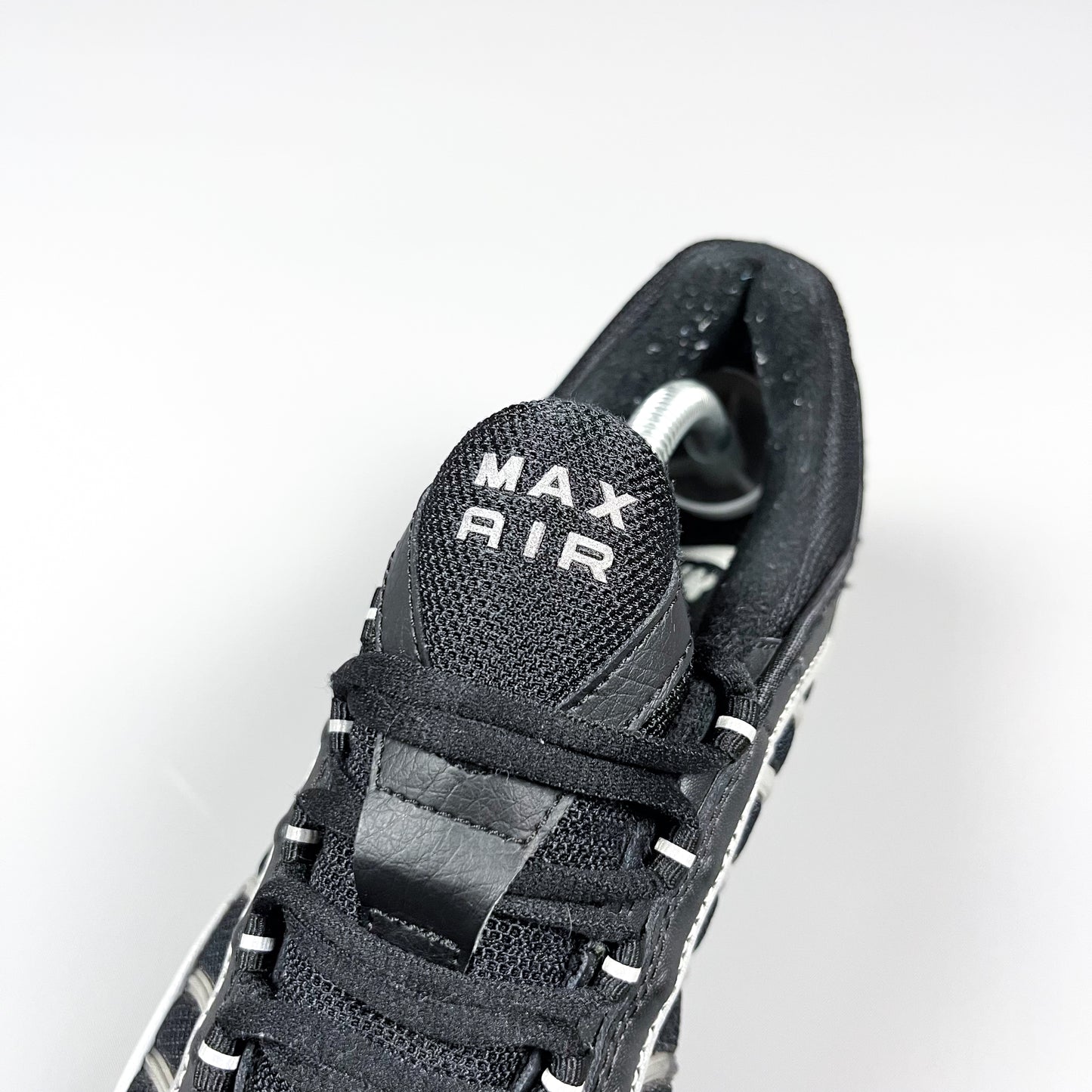 Nike Air Max Tailwind IV - Size: UK8