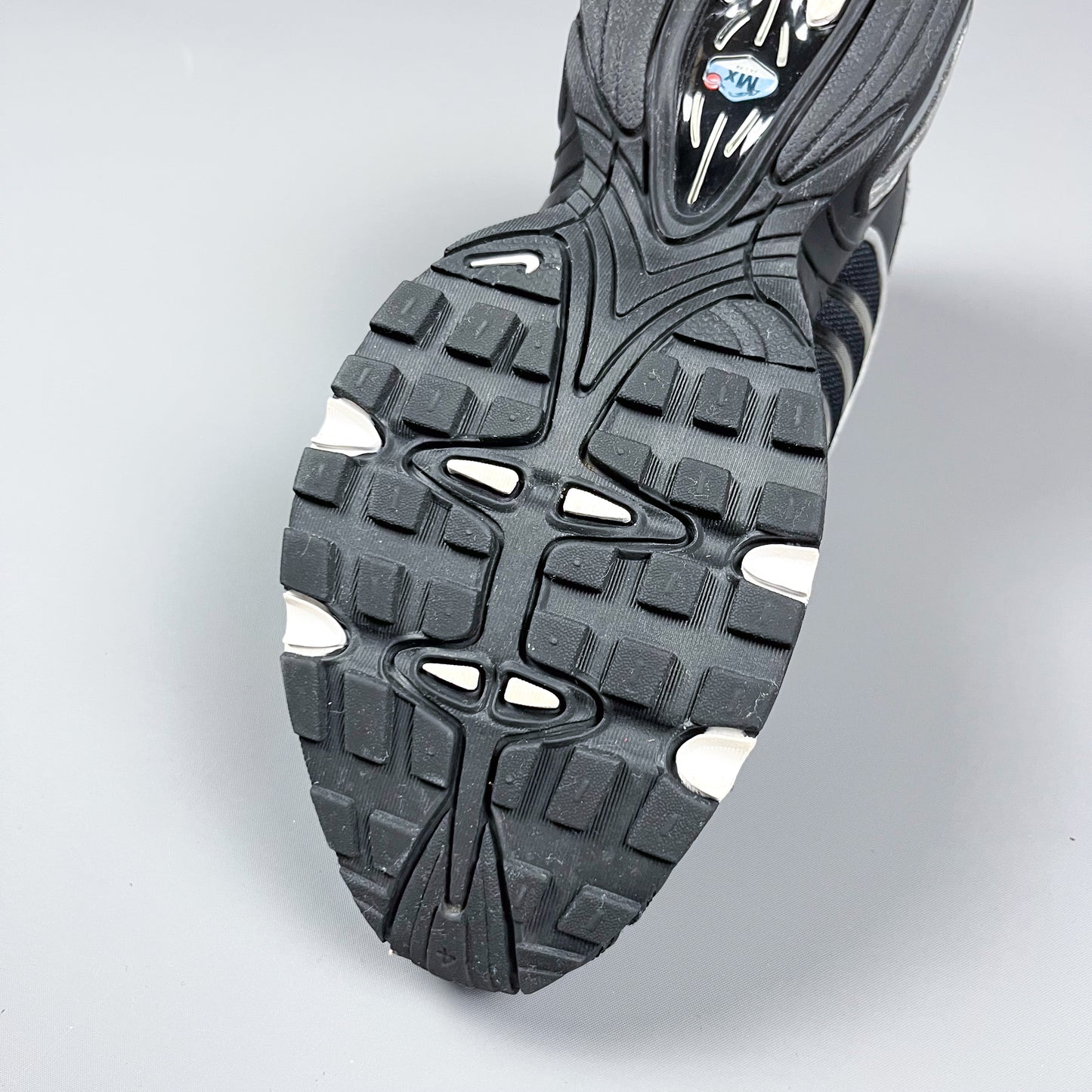 Nike Air Max Tailwind IV - Size: UK8