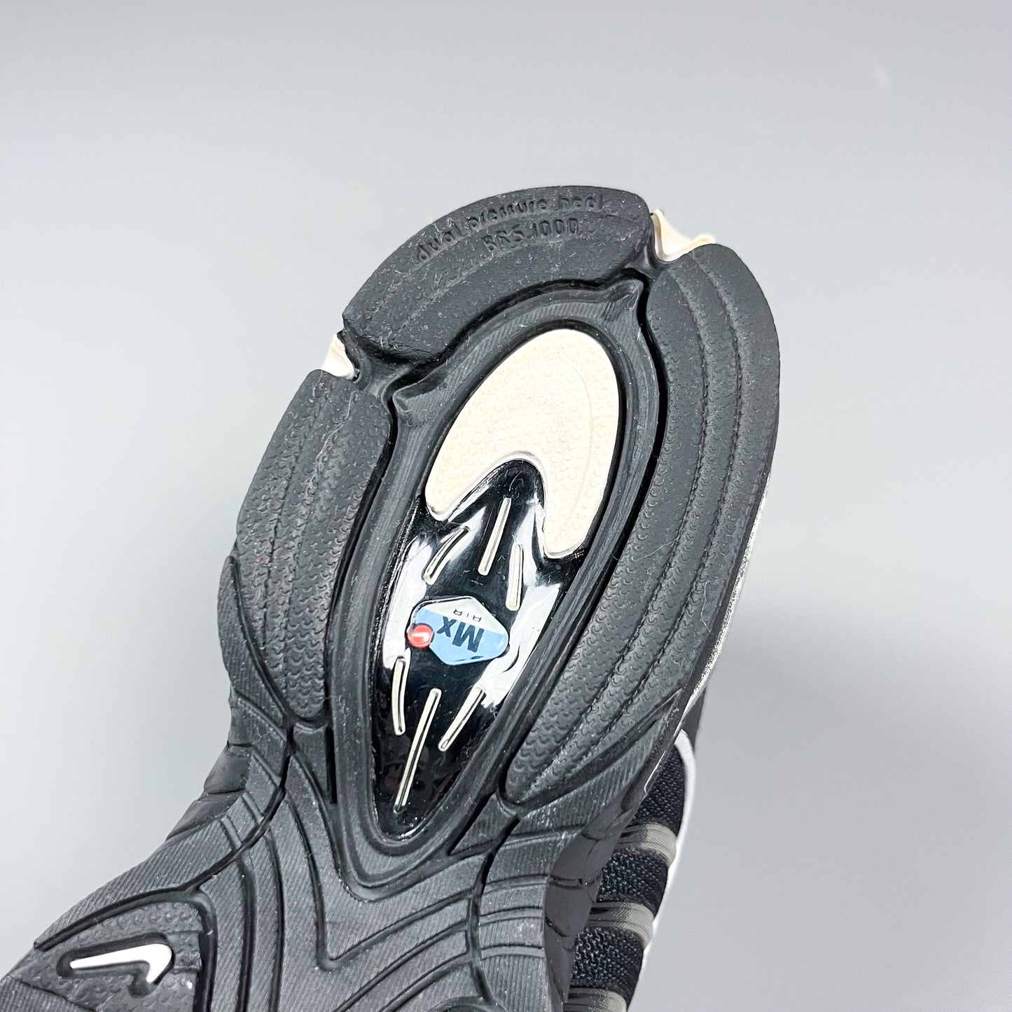 Nike Air Max Tailwind IV - Size: UK8