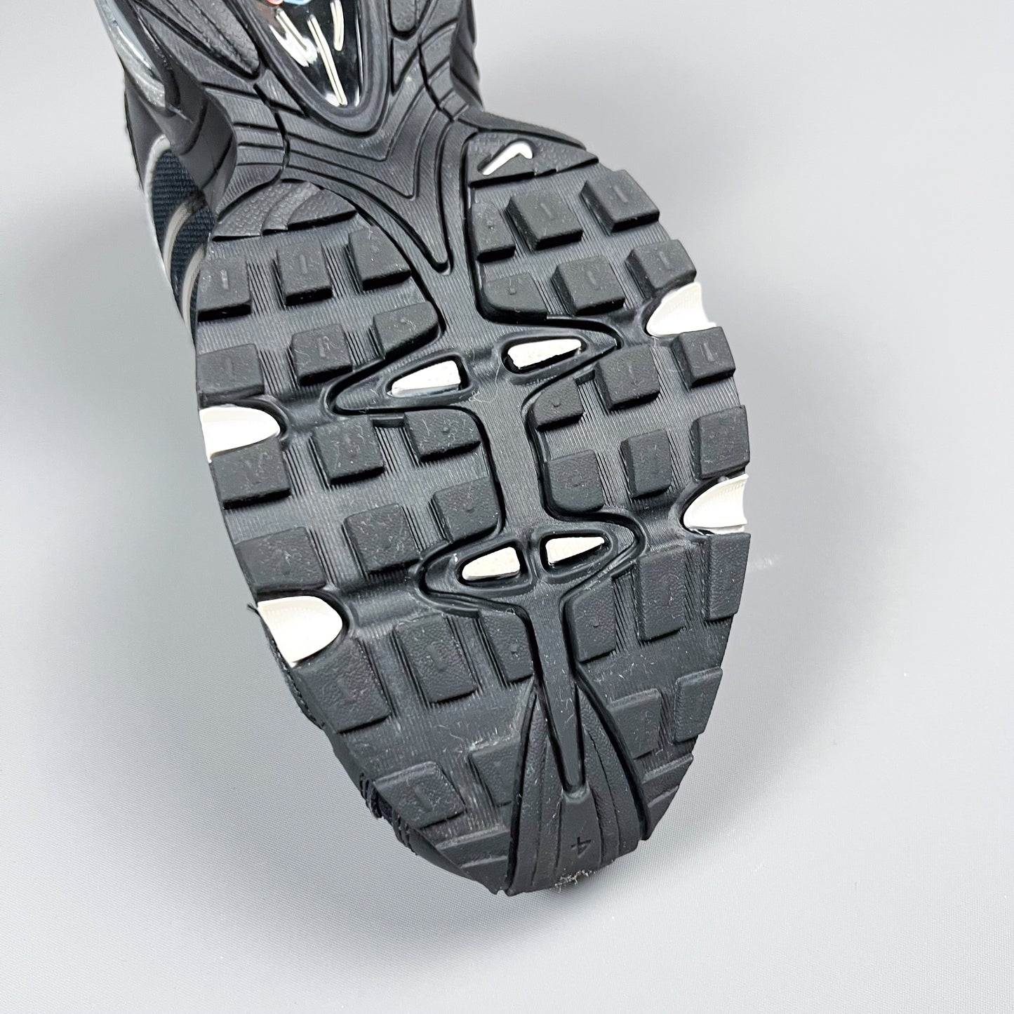 Nike Air Max Tailwind IV - Size: UK8