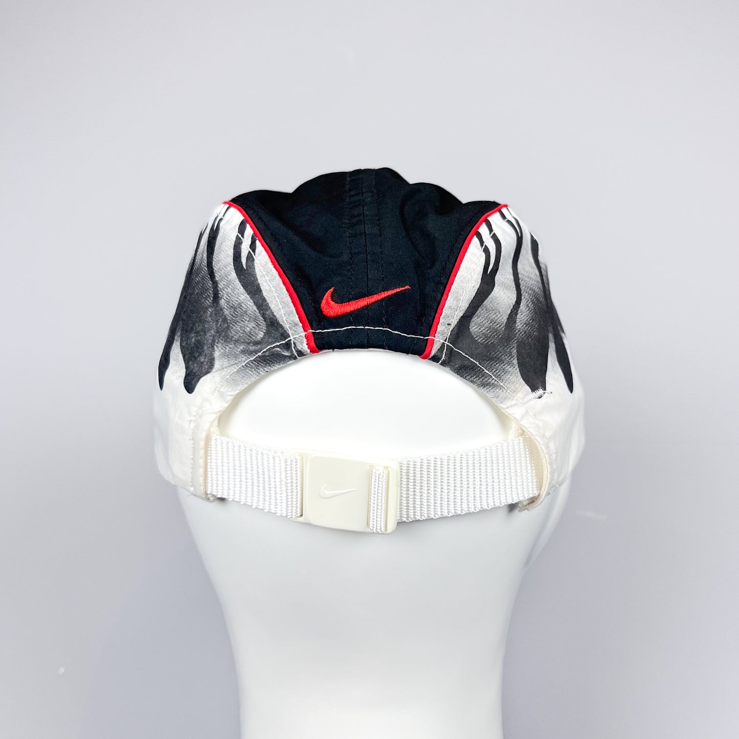 Nike Air Max Plus Tuned Tn Vein Cap - Black / Red / White