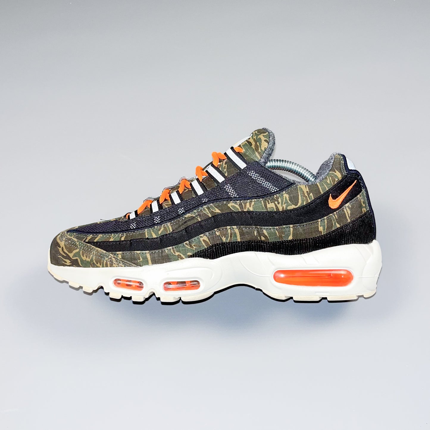 Nike Air Max 95 x Carhartt - Size: UK9