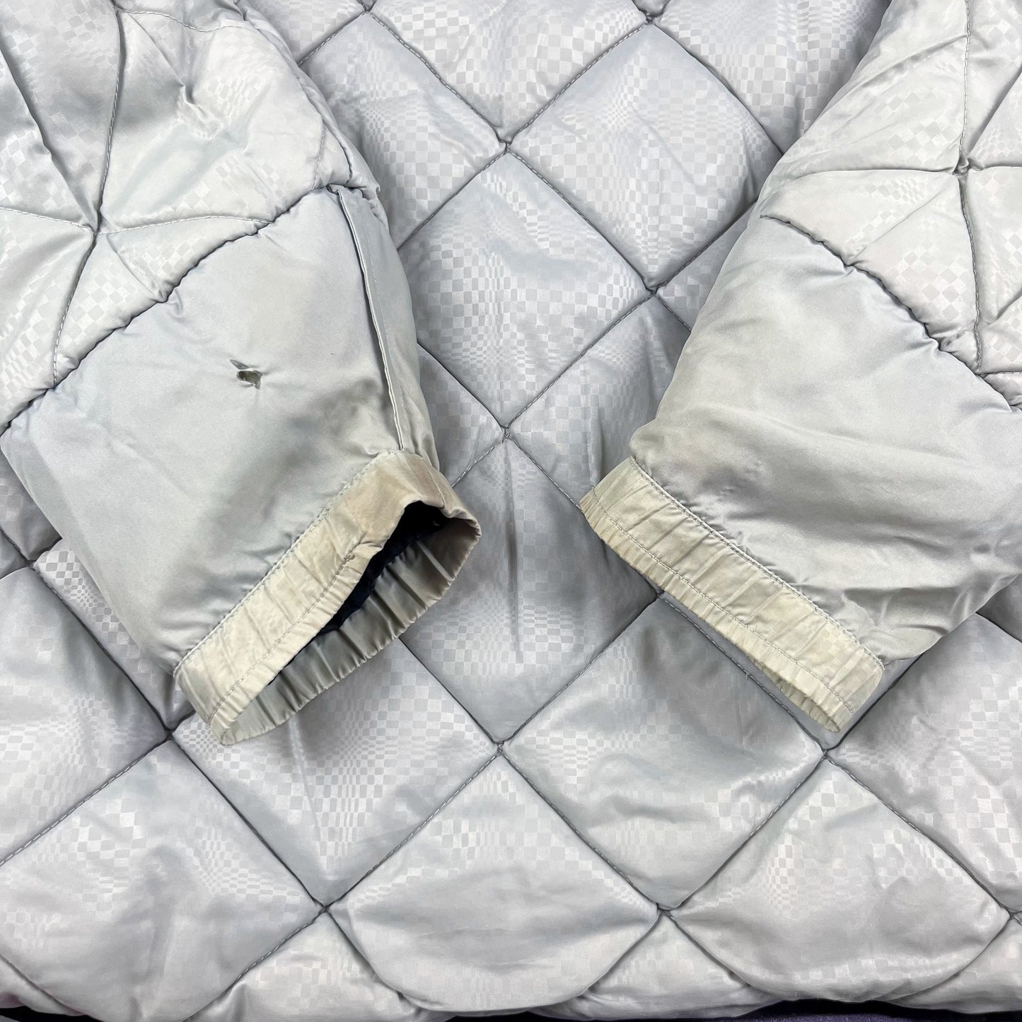 Nike Air Max Plus Tuned ‘Carbon’ Quilted Jacket