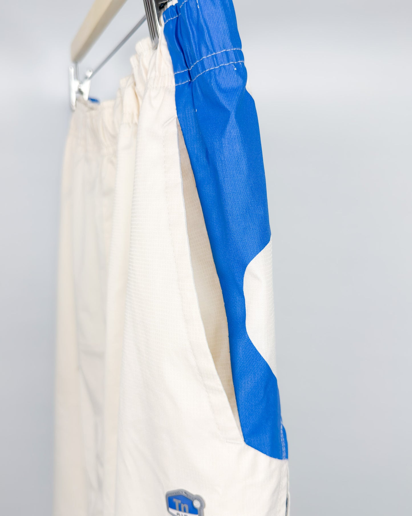 Nike Early 2000's Air Max Tuned Tn 'Ice Tiger' Vein 3/4 Shorts - Size: XL