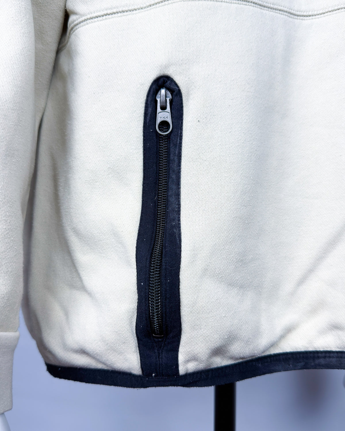 FW2000 Nike Graffiti Technical Sweatshirt - Cream/Black - Size: Medium