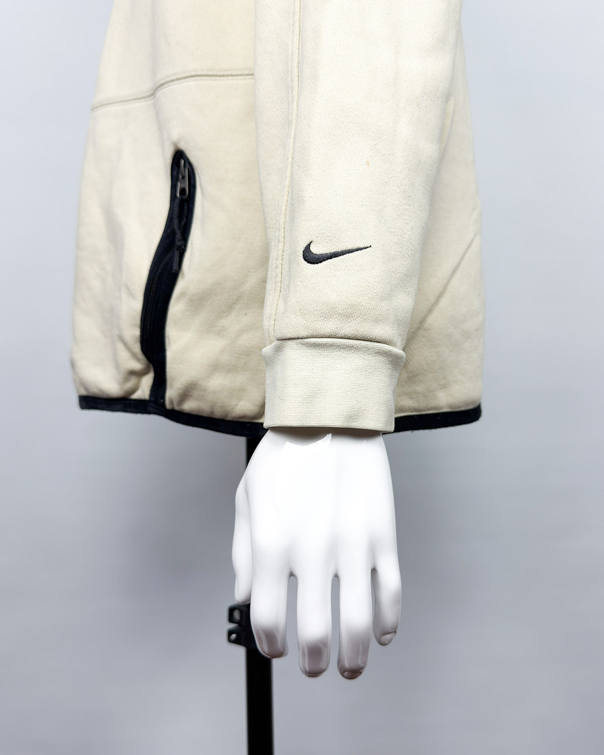 FW2000 Nike Graffiti Technical Sweatshirt - Cream/Black - Size: Medium