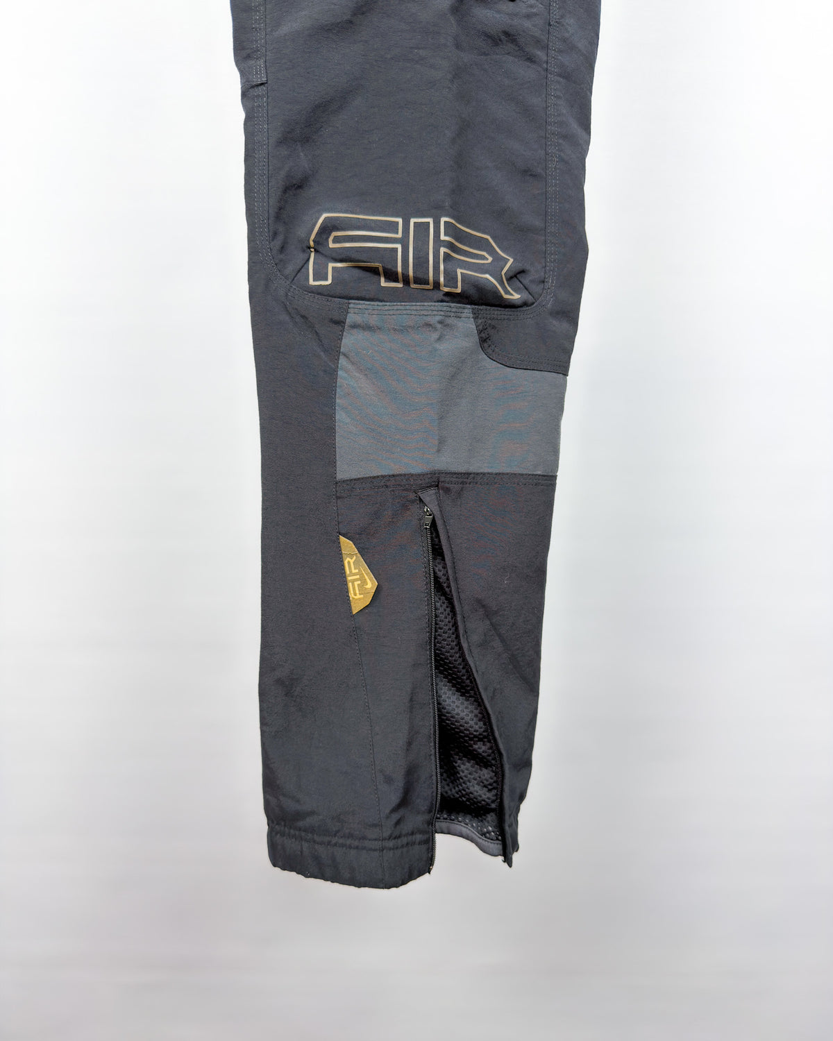 FW2007 Nike Air Max Early 2000's Technical/Rugged Cargo Joggers - Size: Medium