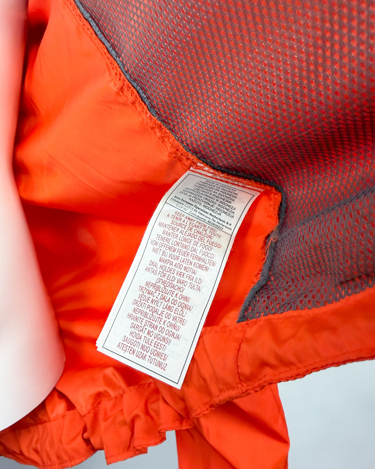 FW2002 Nike Clima-fit Lightweight Removable Sleeves Jacket - Size: Large