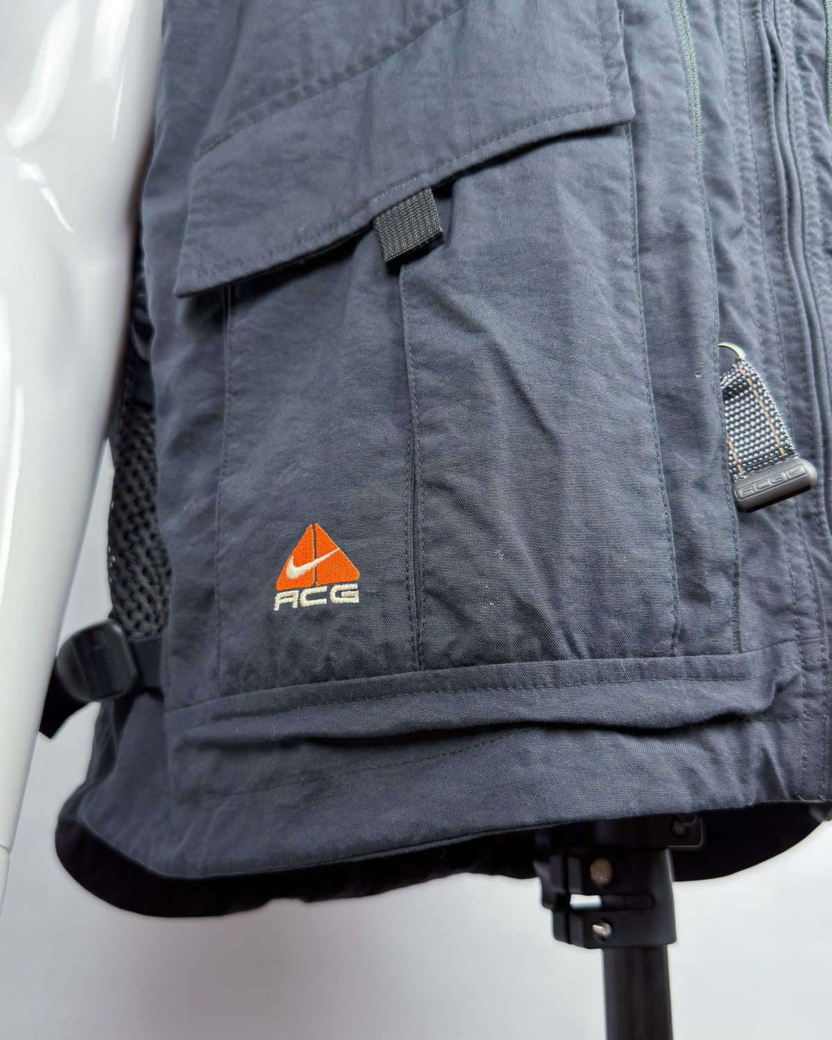 SS1998 Nike ACG Tactical Utility Hydration Vest - Size: Large