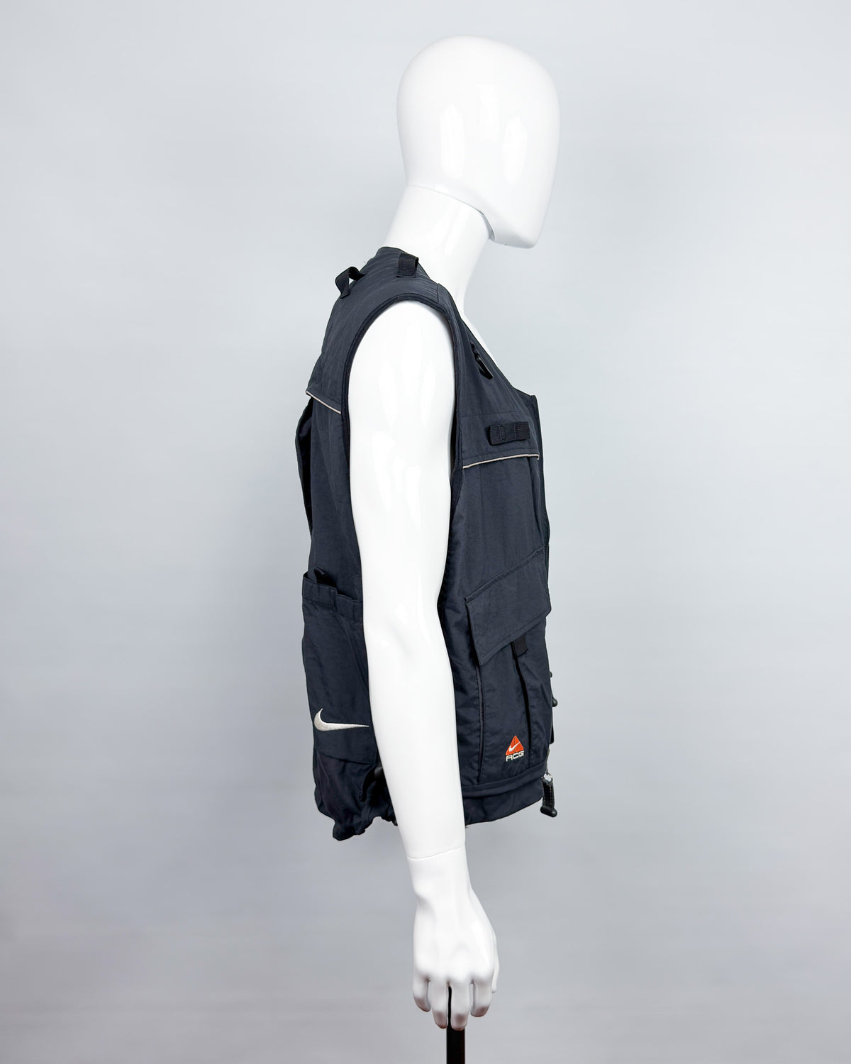SS1998 Nike ACG Tactical Utility Hydration Vest - Size: Large