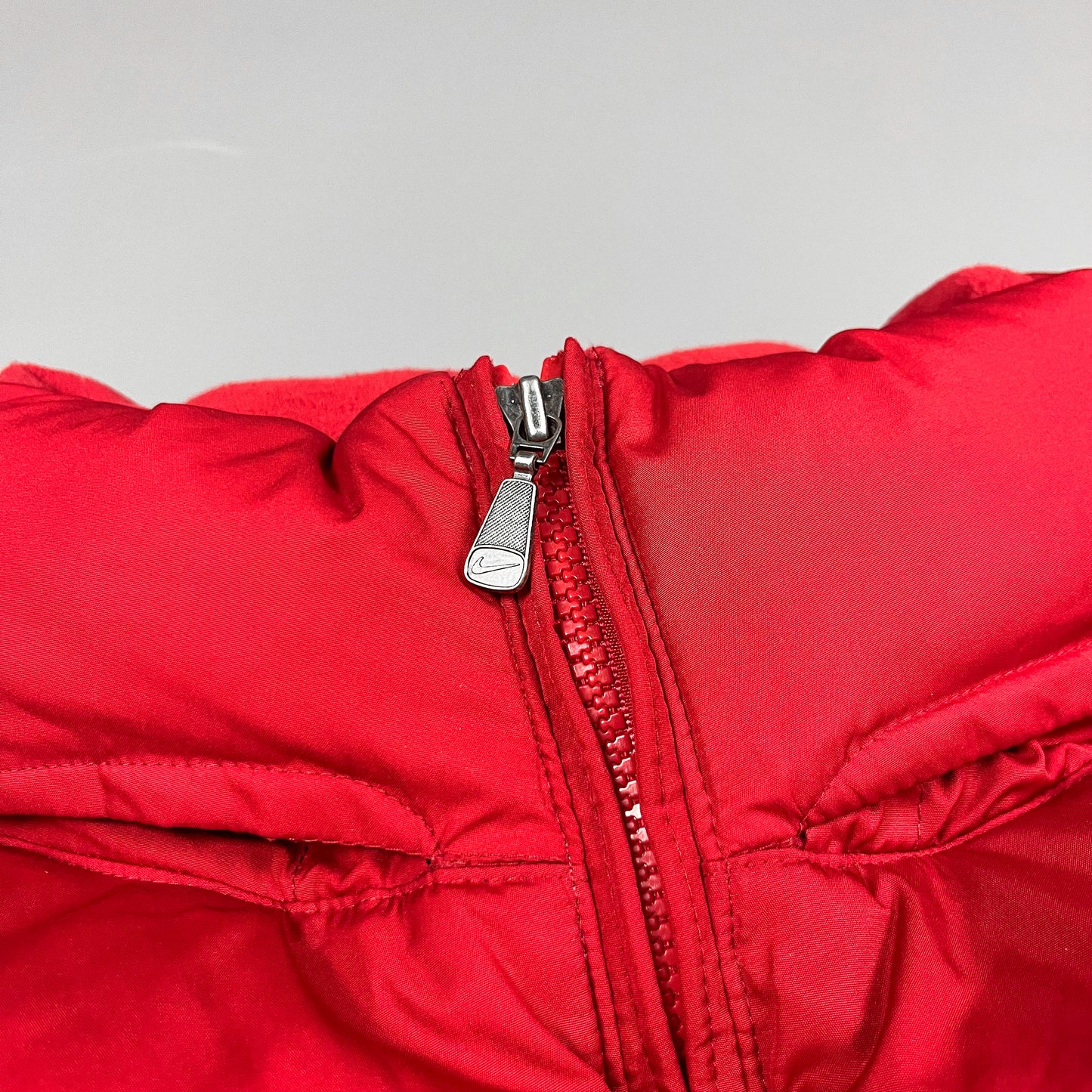 Nike Early 2000's Puffer Gilet Jacket - Red - Size XL