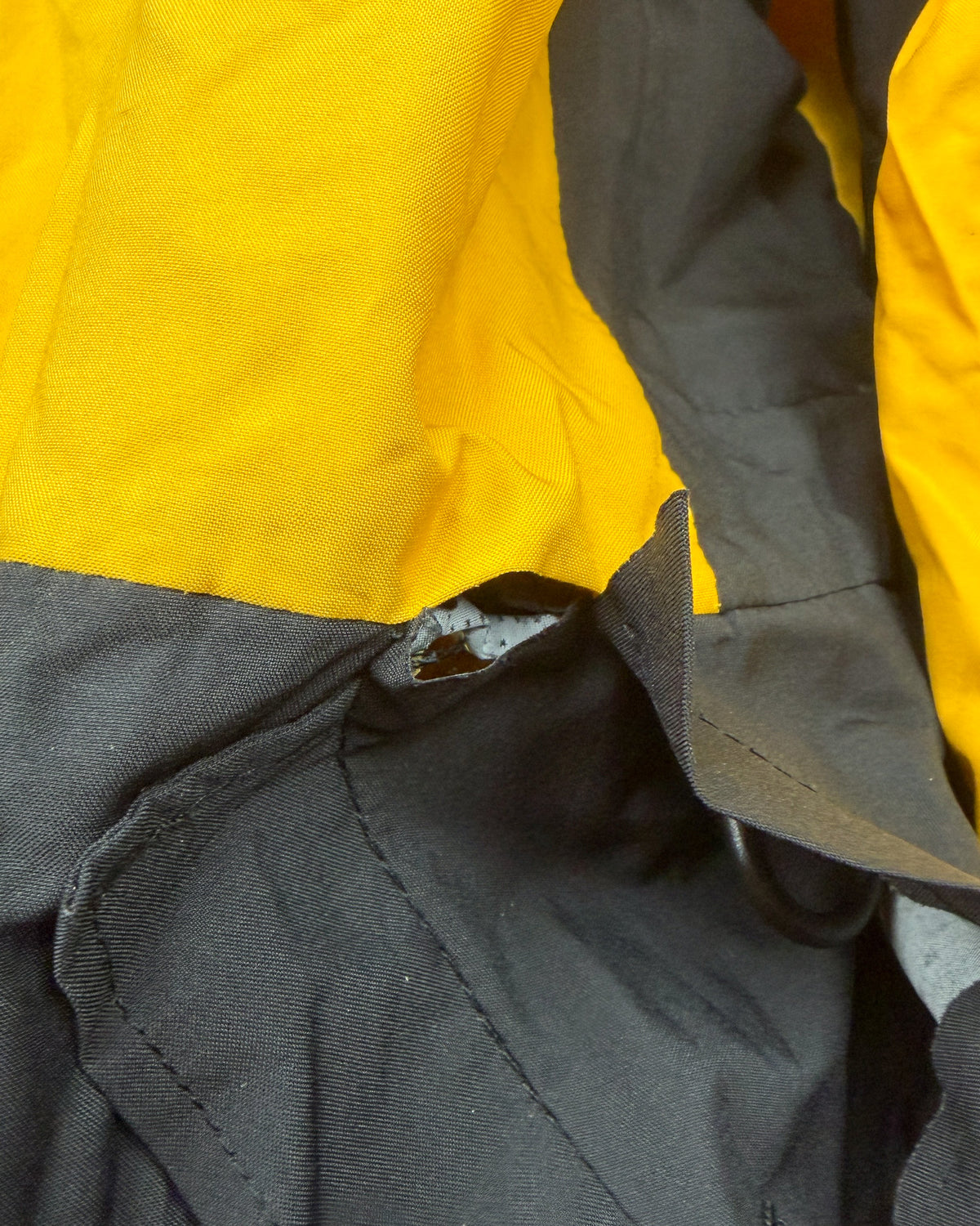 FW1996 Nike ACG Storm-fit Snowboard/Skii Jacket - Yellow / Black - Size: Medium