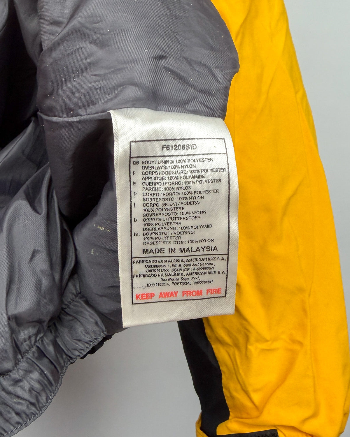 FW1996 Nike ACG Storm-fit Snowboard/Skii Jacket - Yellow / Black - Size: Medium