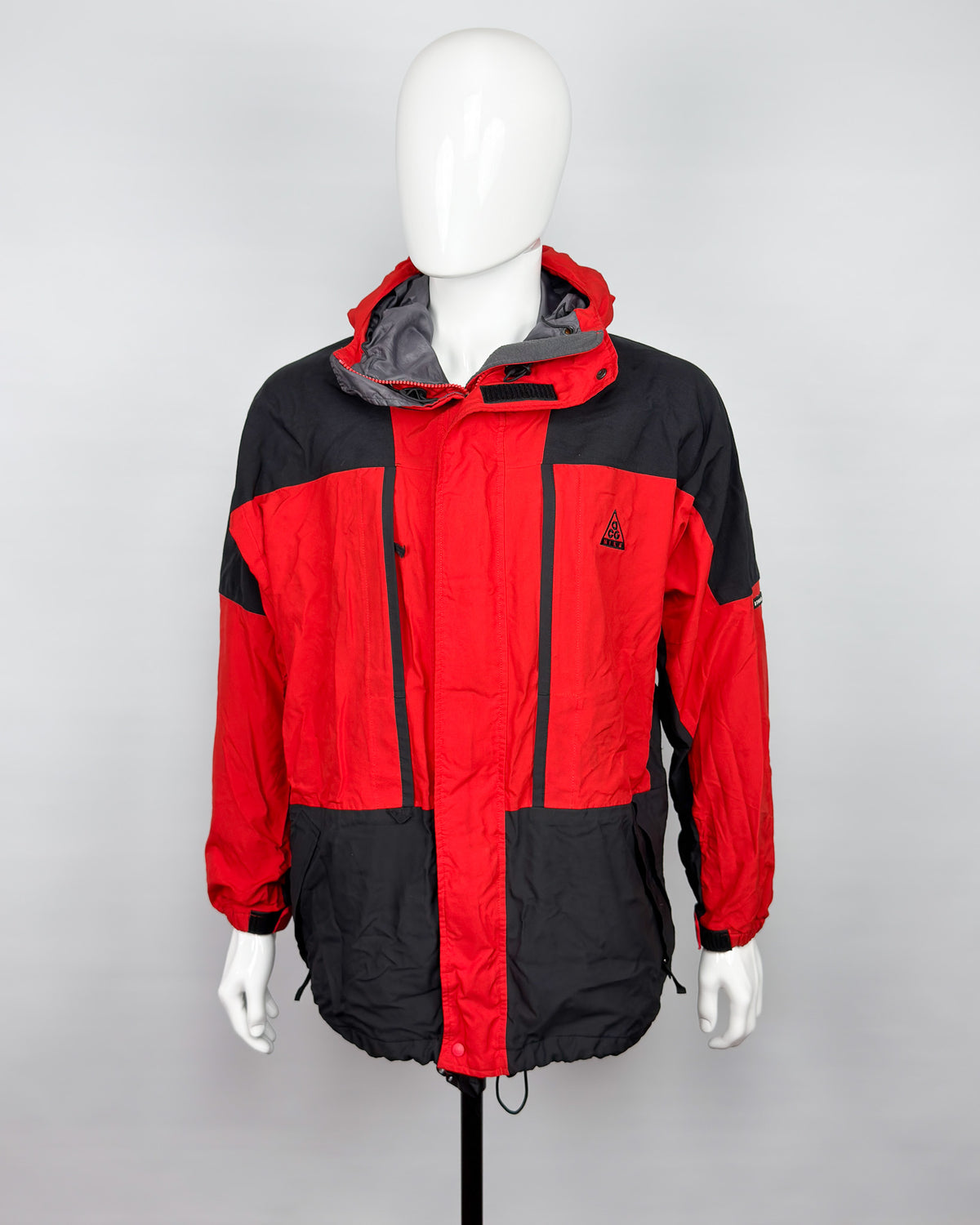FW1996 Nike ACG Storm-fit Snowboard/Skii Jacket - Red / Black - Size: Medium