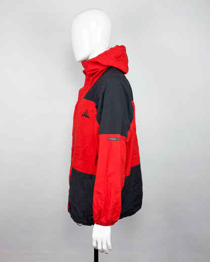 FW1996 Nike ACG Storm-fit Snowboard/Skii Jacket - Red / Black - Size: Medium