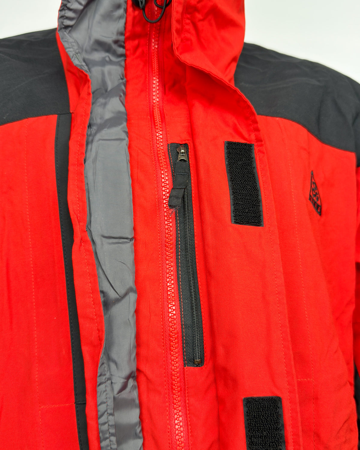 FW1996 Nike ACG Storm-fit Snowboard/Skii Jacket - Red / Black - Size: Medium