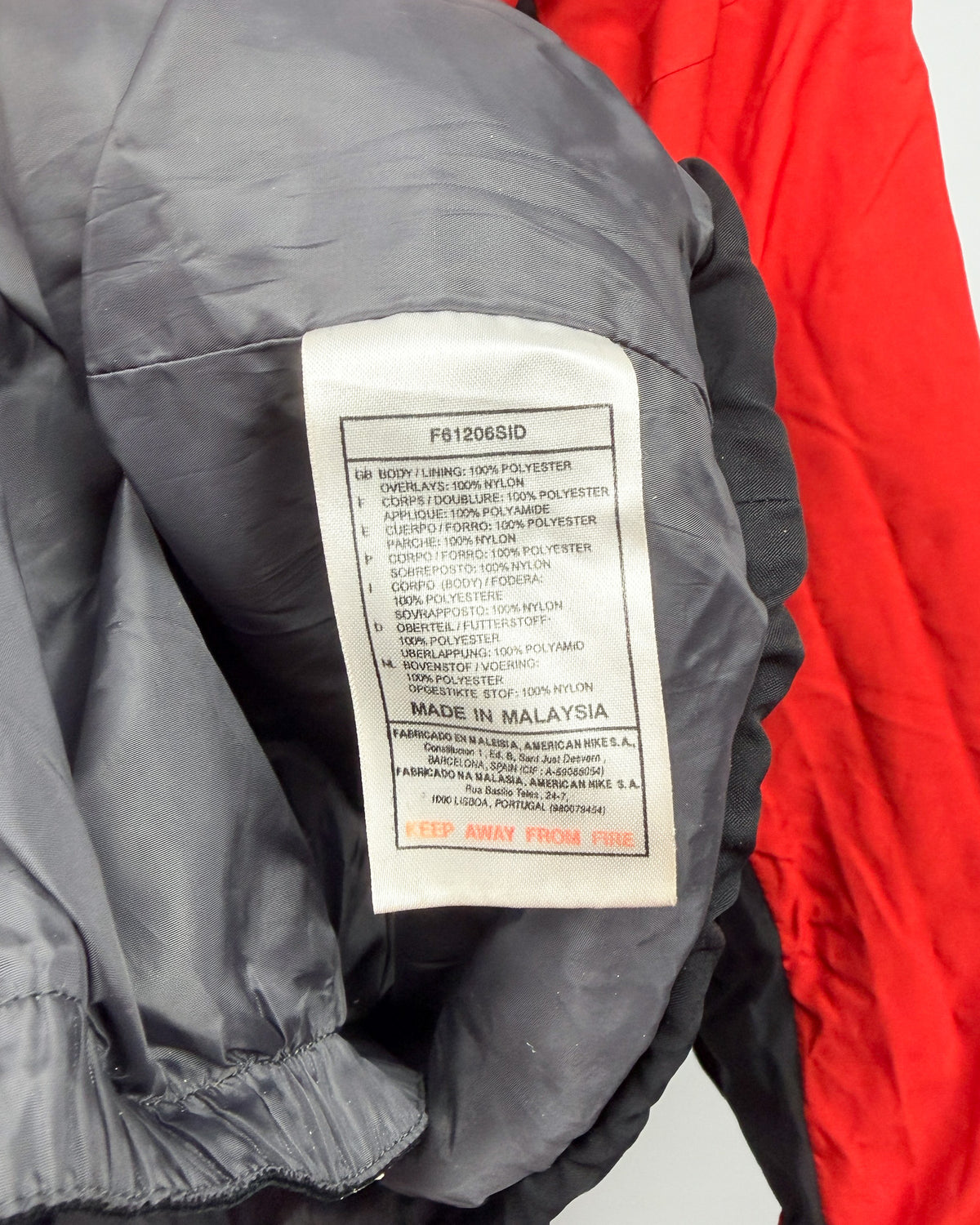 FW1996 Nike ACG Storm-fit Snowboard/Skii Jacket - Red / Black - Size: Medium