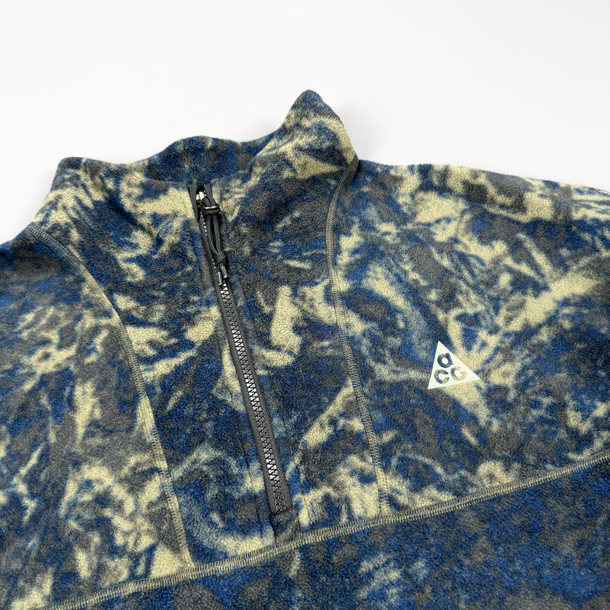 FW2020 Nike ACG Wolf Tree 1/4 Zip Quarter Zip Camo Fleece - Size: Womens, Medium