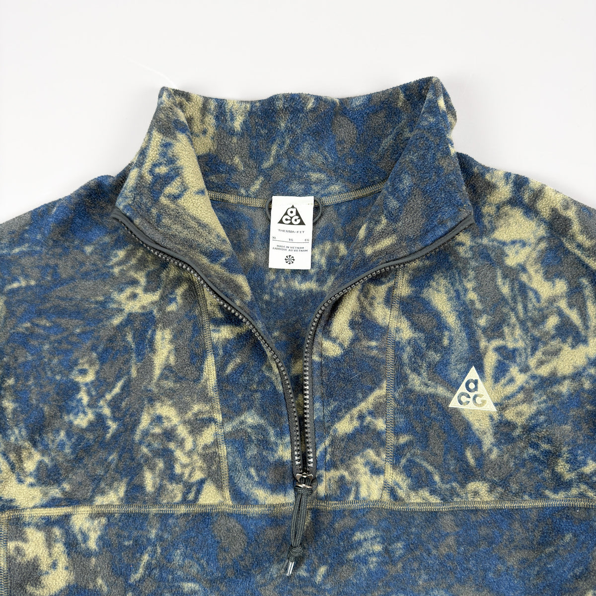 FW2020 Nike ACG Wolf Tree 1/4 Zip Quarter Zip Camo Fleece - Size: Womens, Medium
