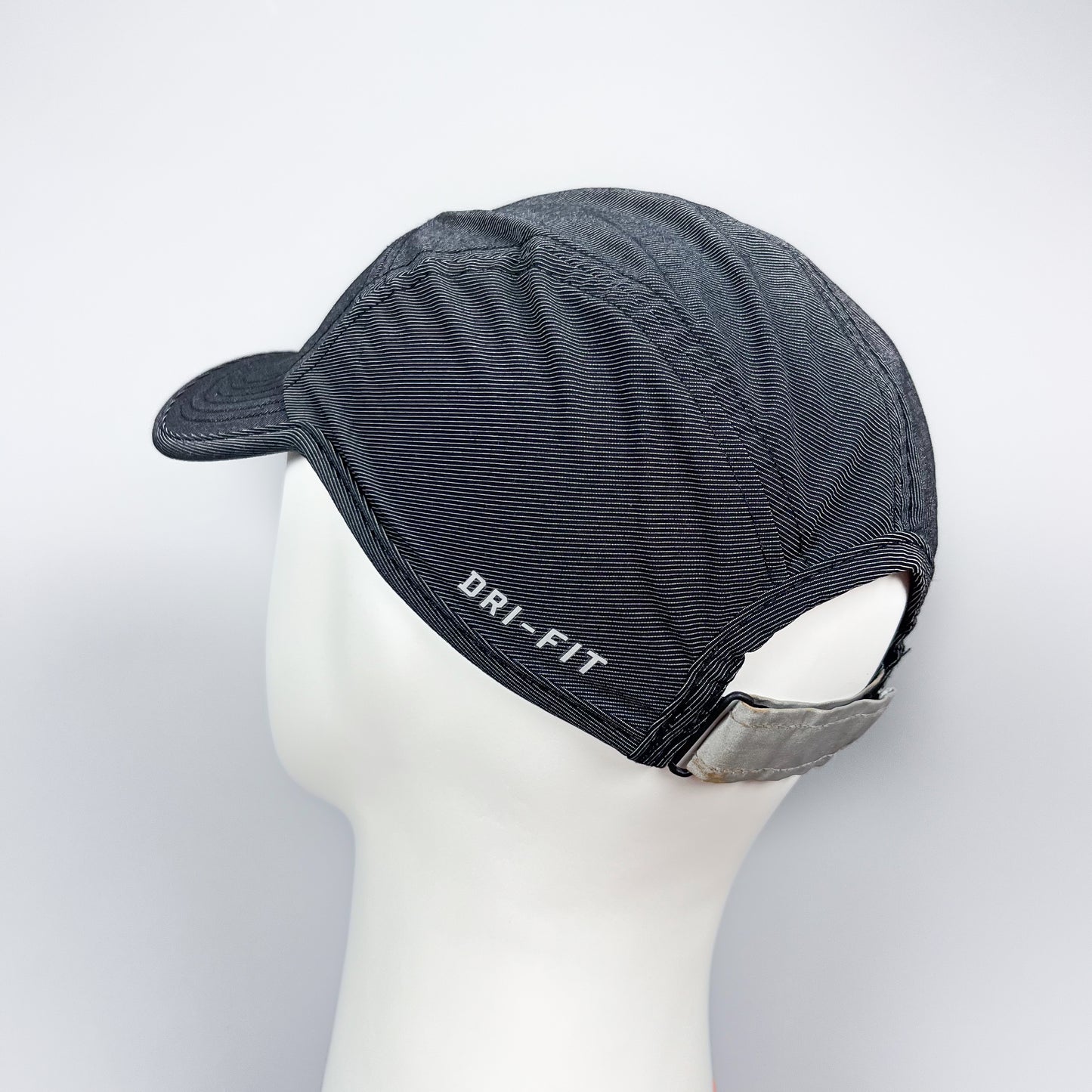 Nike AW84 Dri-fit Reflective Cap - Grey