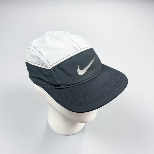 Nike AW84 Dri-fit Zip Reflective Cap - Black / White