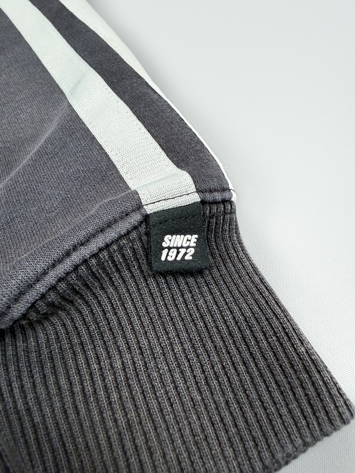 Nike Early 2000's Athletics Striped Fleece Sweatshirt - Size: Large