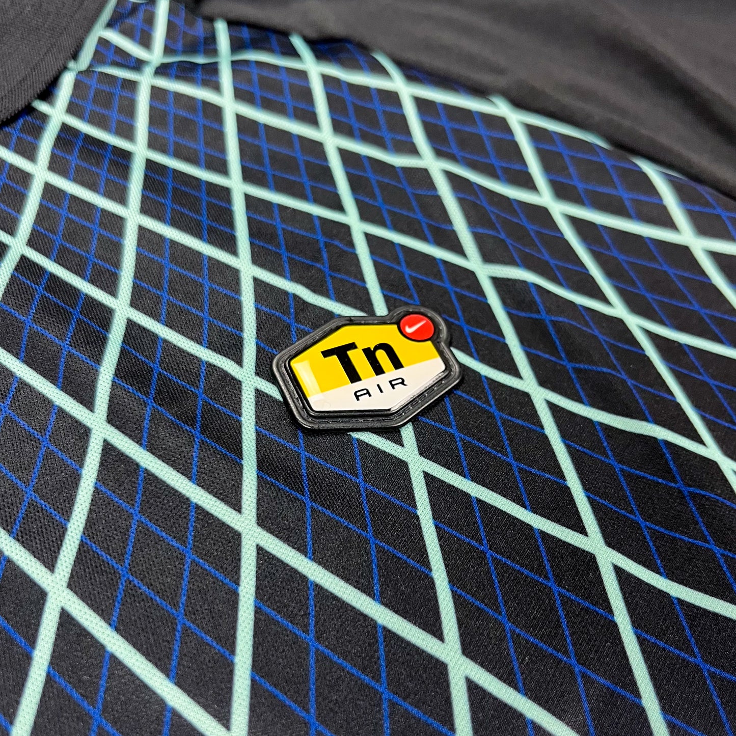 Nike Air Max Plus Tuned Tn 'Quad' Jersey Polo Shirt T-shirt - Size: Medium