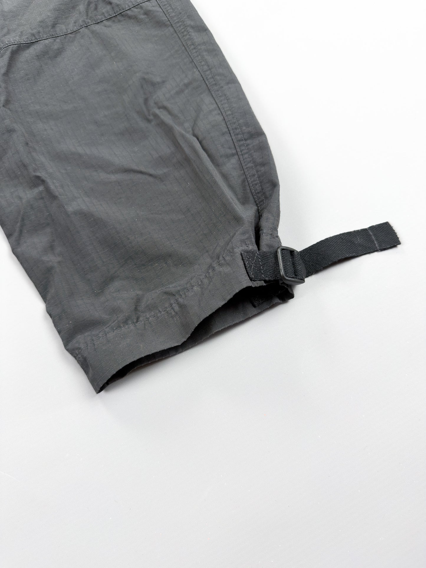 Nike 90's ACG Rip-stop Cargo Trousers - Grey / Silver - Size: Medium / 32"