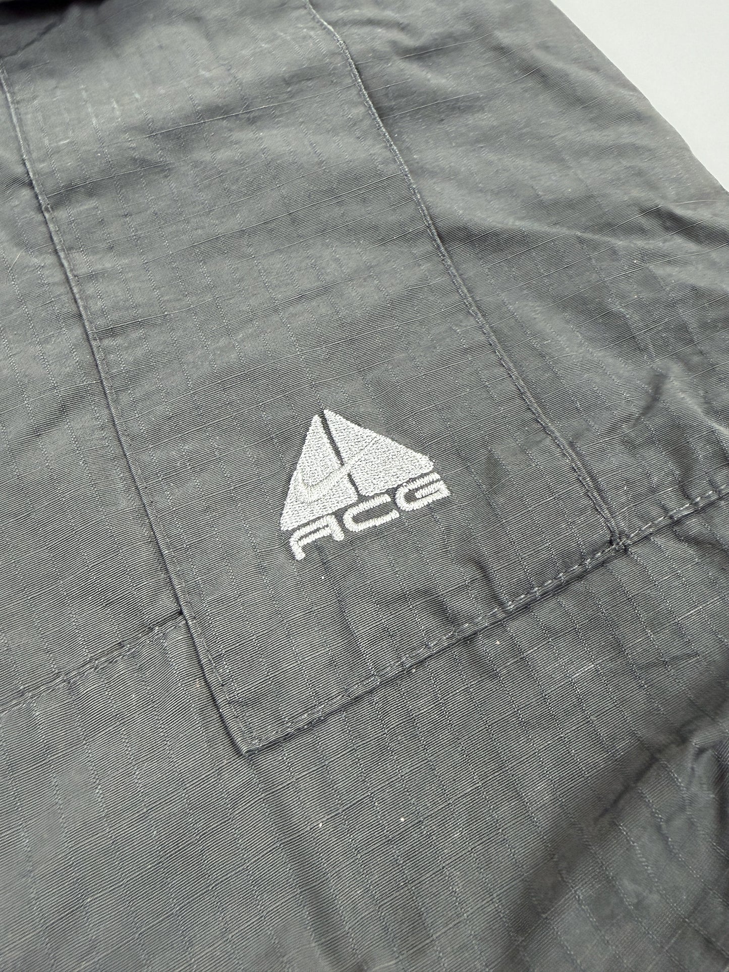 Nike 90's ACG Rip-stop Cargo Trousers - Grey / Silver - Size: Medium / 32"