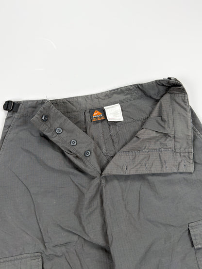 Nike 90's ACG Rip-stop Cargo Trousers - Grey / Silver - Size: Medium / 32"