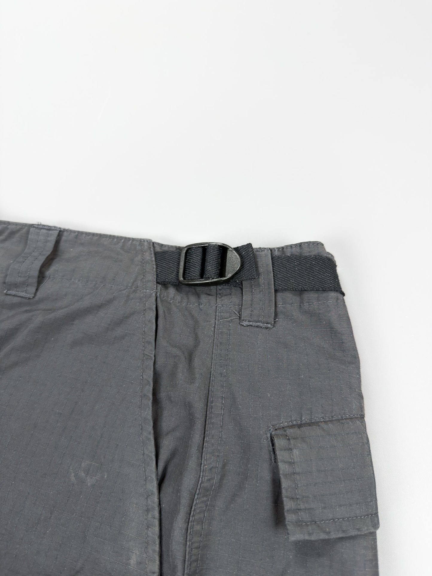Nike 90's ACG Rip-stop Cargo Trousers - Grey / Silver - Size: Medium / 32"