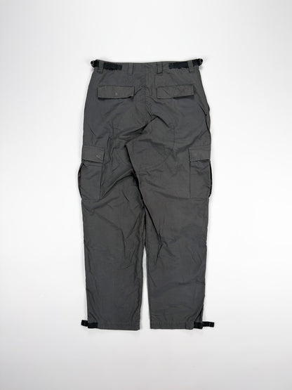 Nike 90's ACG Rip-stop Cargo Trousers - Grey / Silver - Size: Medium / 32"
