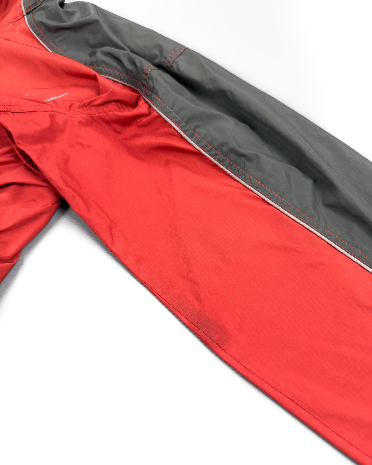 FW1998 Nike ACG Packable Reflective Windbreaker - Red / Dark Grey - Size: XXL