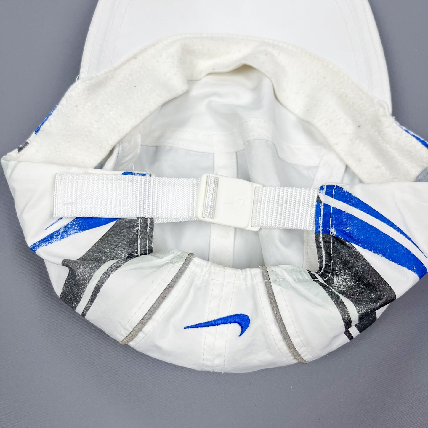 Nike Air Max Plus Tuned Tn White / Blue Reflective Special Edition Swirl Cap - 2005 Release