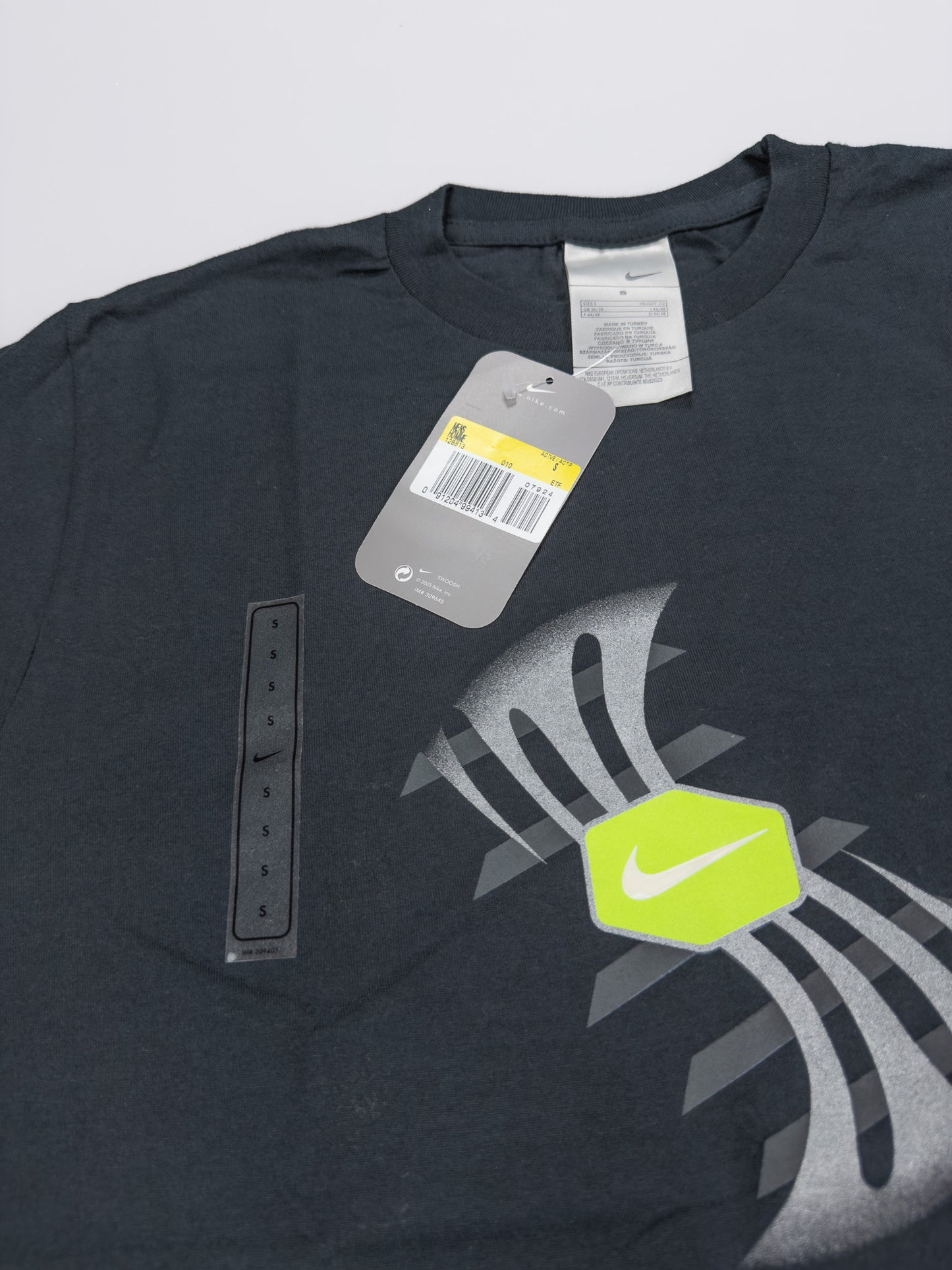 Nike Air Max Plus Tuned Tn Early 2000's Graphic Printed Hex T-shirt - Black - Size: Small